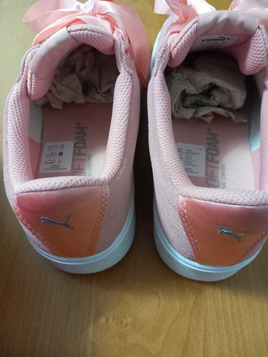 Нови дамски сникърси Puma Vikky Stacked Ribbon S, велур, цвят праскова