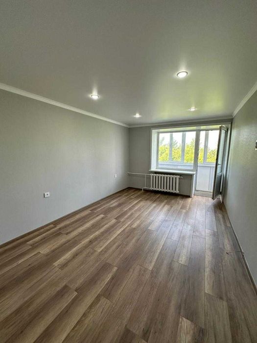 1 комнатная ,новая планировка,кирпич.центр,5/5..современный ремонт