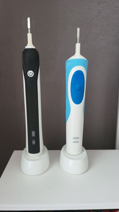 2x periuțe de dinți electrice