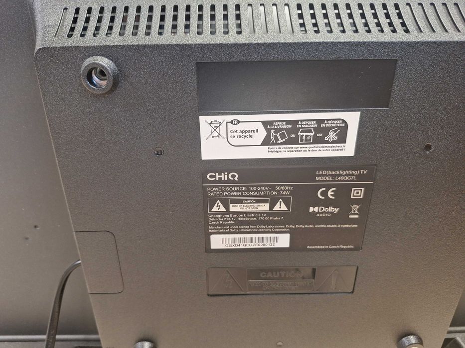 LED Smart TV Chiq L40QG7L