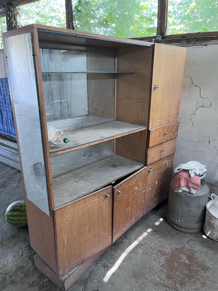 Отдам даром шкаф