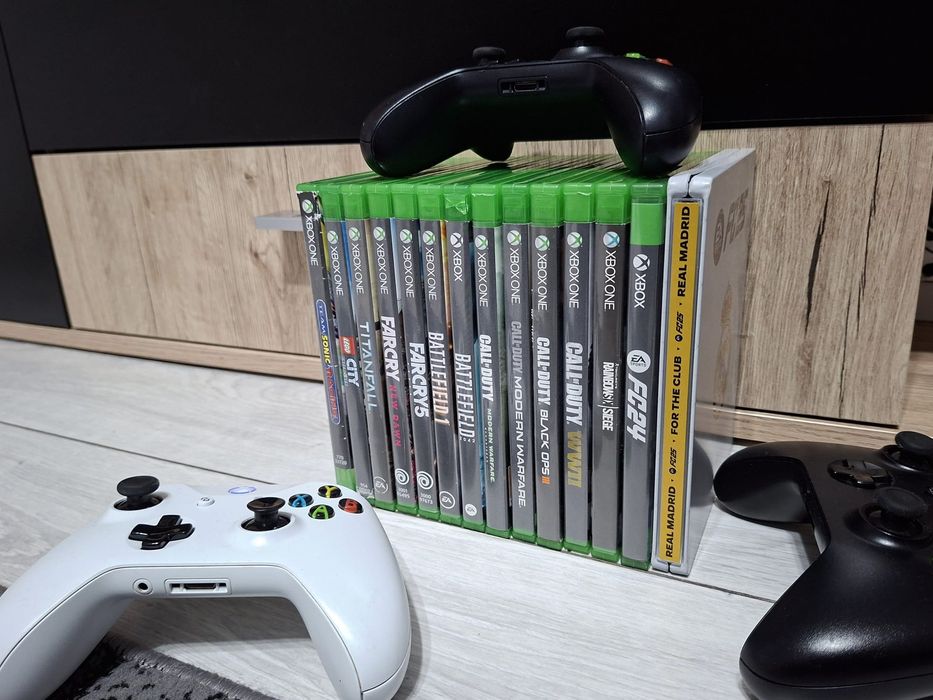 Xbox one s + fifa 25 premium edition
