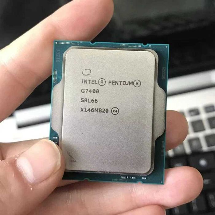 Procesor Intel Pentium Gold G7400 3.7GHz Socket LGA 1700 CPU
