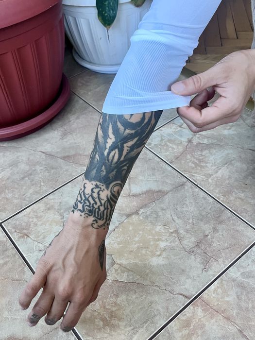 Ръкав за закриване на татуировки