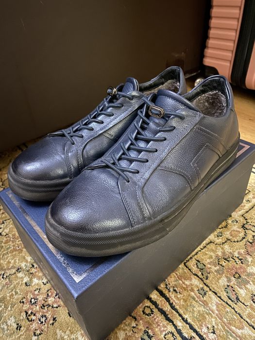 Продам мужскую зимнию обувь