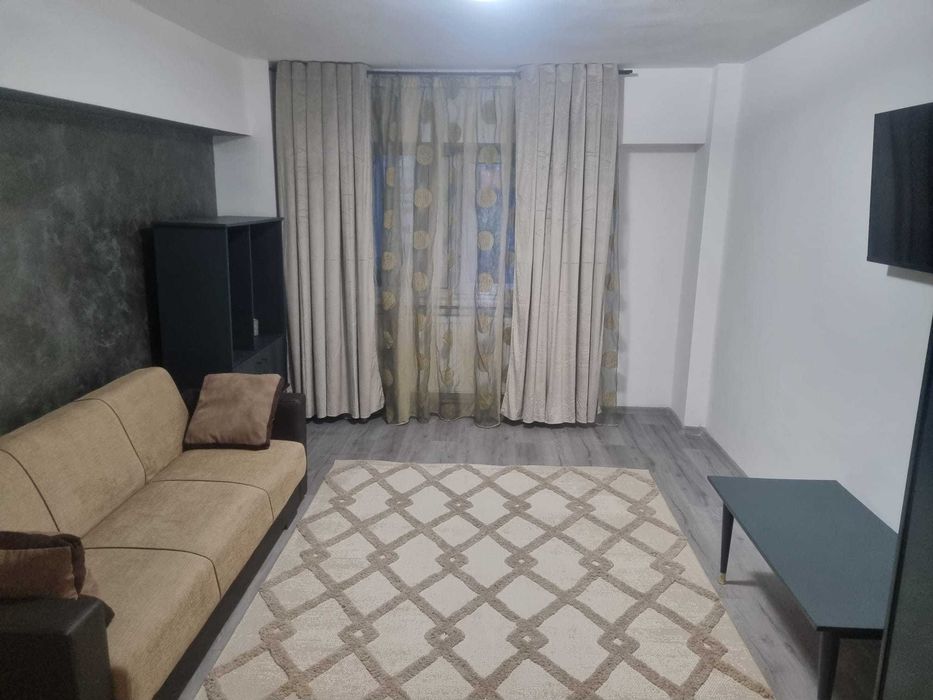 inchiriez ap regim hotelier 3 camere decomandate centru