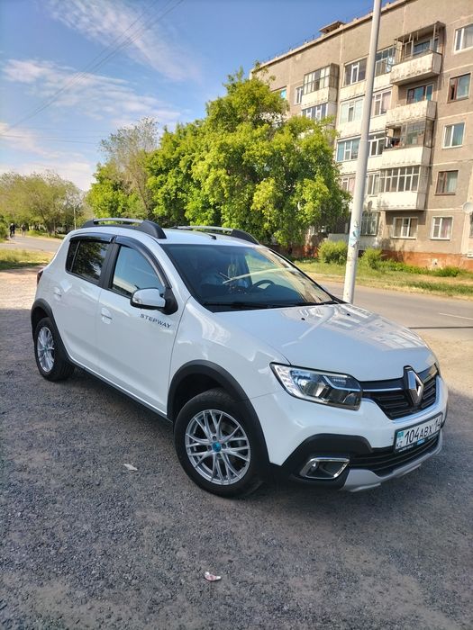 Продам Рено Сандеро