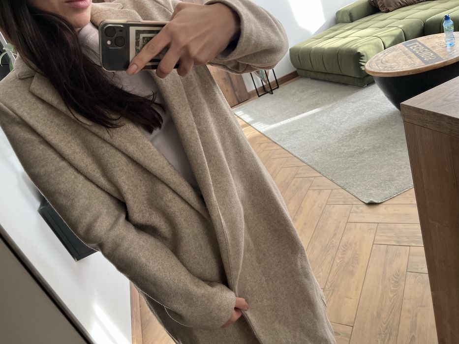 Бежово палто Zara