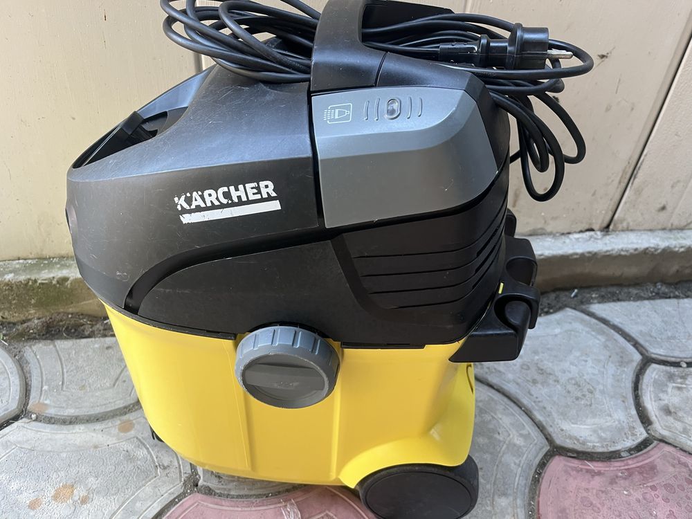 Aspirator Karcher cu injectie-extractie