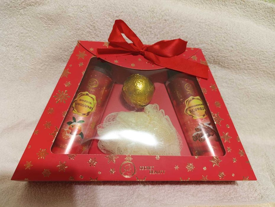 Продам новогодние наборы.Косметические наборы по уходу за телом.