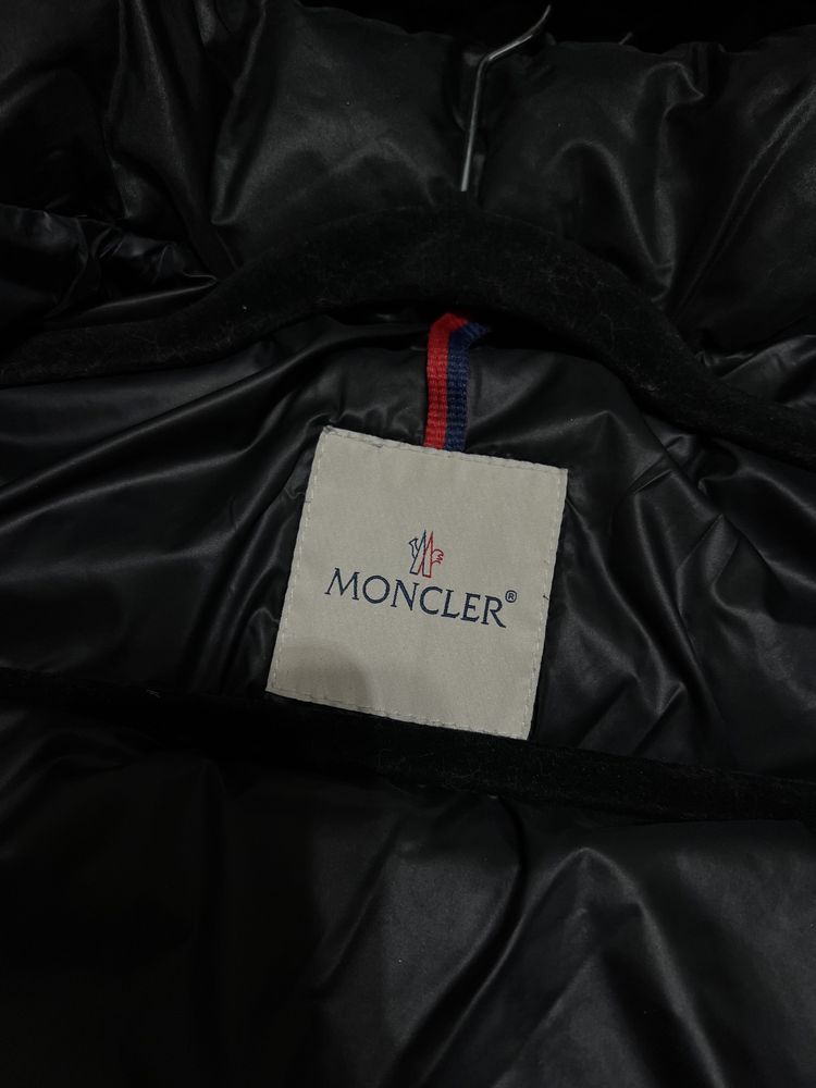 geaca moncler puf neagra mată