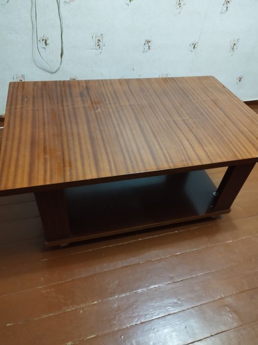 Журнальный столик