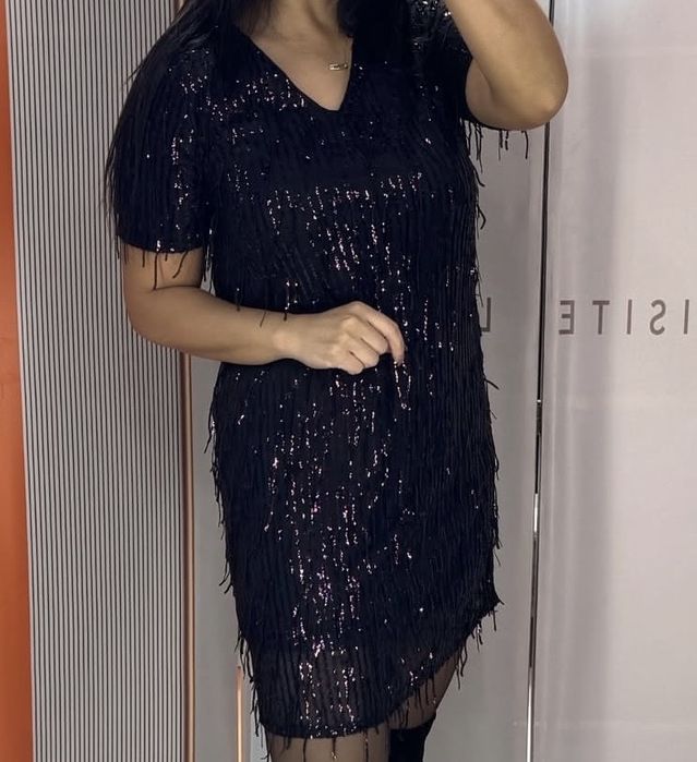 Платье с пайетками новое