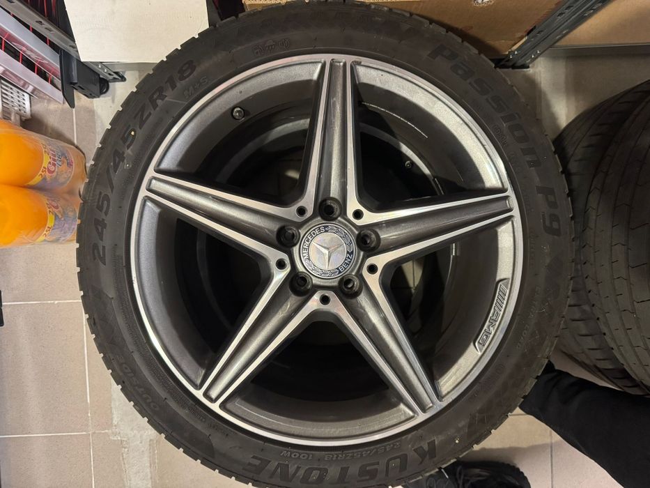 Vând jante mercedes amg 18