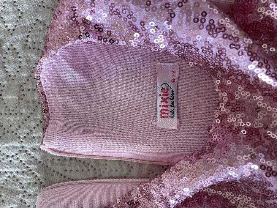 Детска празнична рокля за момиче размер 122 (6-7 години)