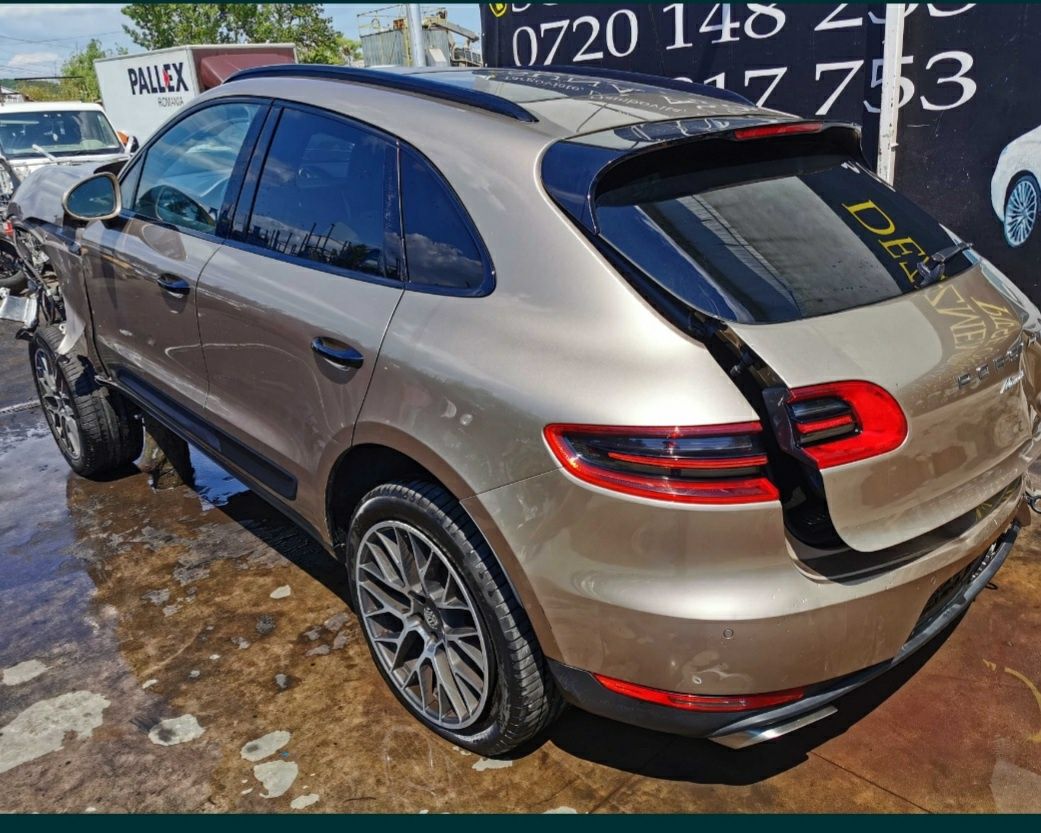 Dezmembrez PORSCHE macan interior complet volan stanga