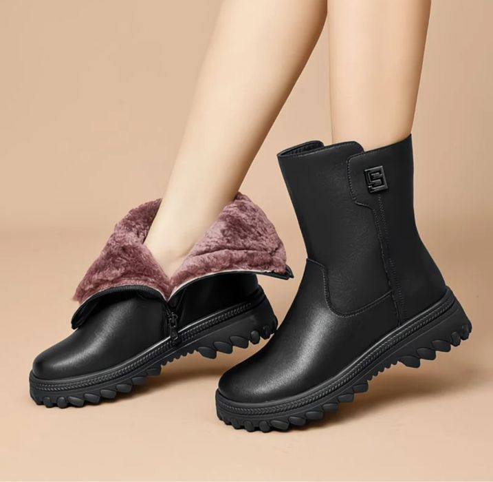 Продам зимние сапоги новые