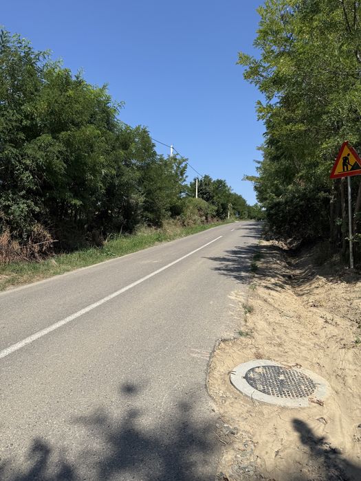 Vând teren Aroneanu34 € principală toate utilitățile la limita de pro