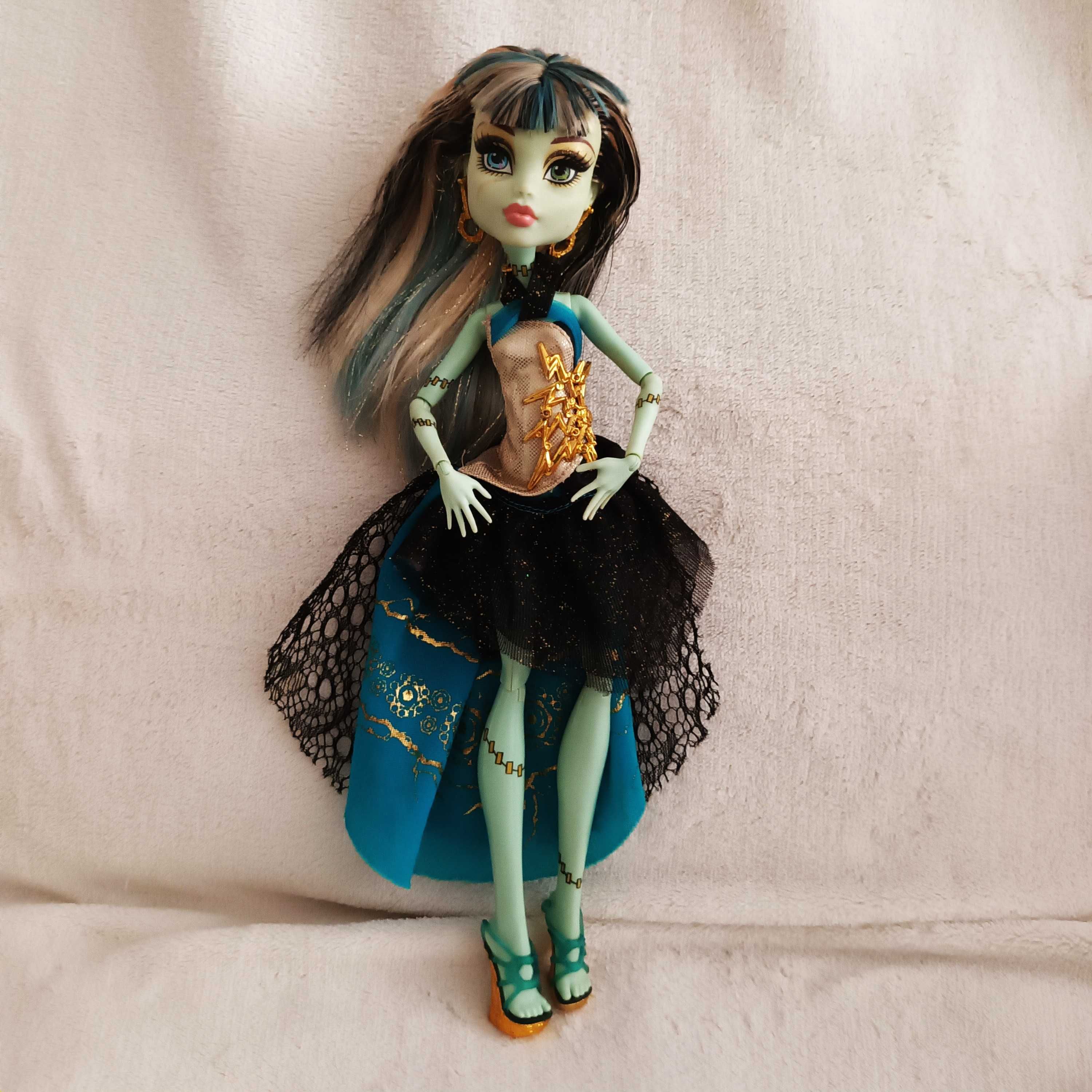Монснтър Хай  Monster high