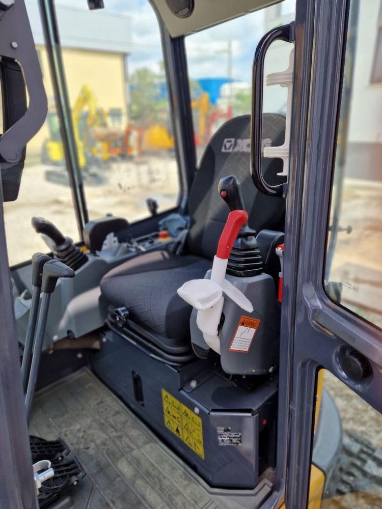Vand sau schimb Miniexcavator XCMG motor KUBOTA an 2024