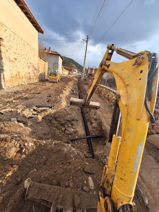 Мини багер багер Карлово бобкат-мини челен товарач