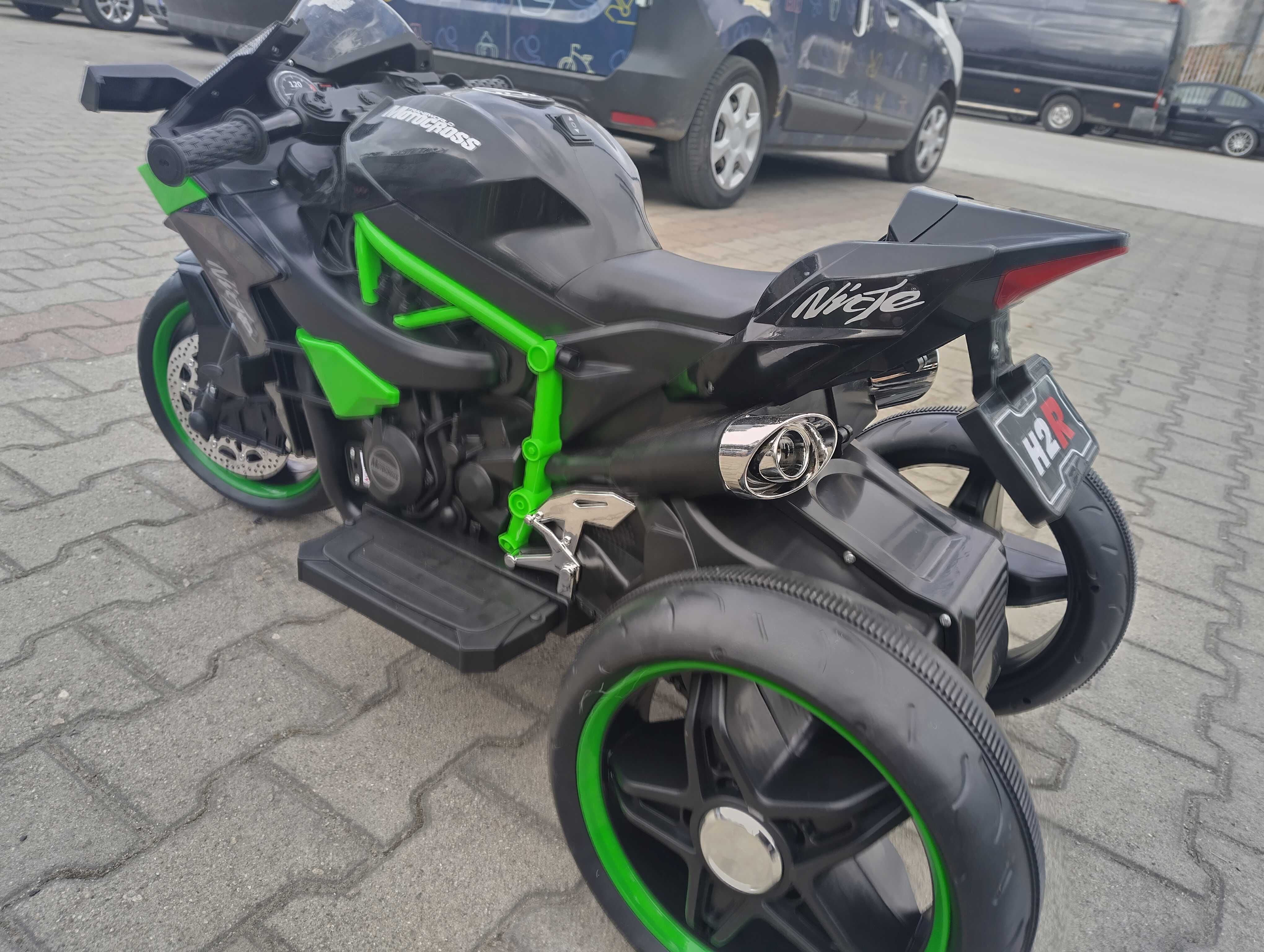 KAWASAKI акумулаторен мотор NINJA черен