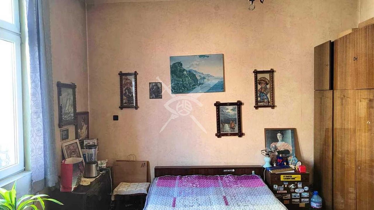 Продава се Етаж от къща в София, Център - 171 кв.м за 1913 €/кв.м - Снимка #2