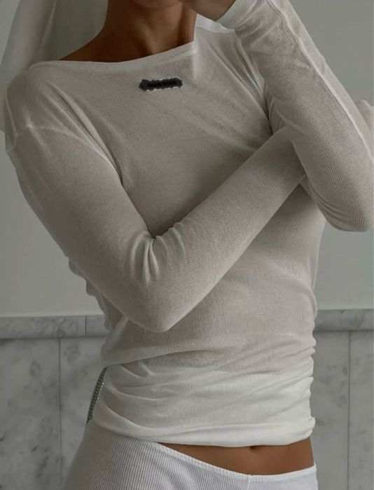 Най-модерните полупрозрачни лонг топове Miu