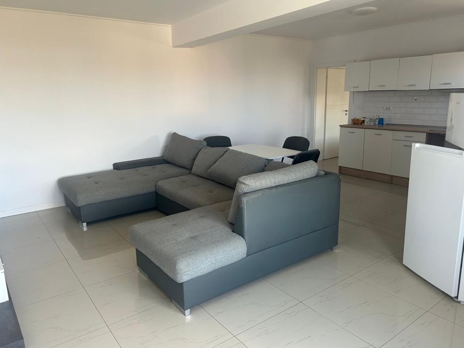 Proprietar inchiriez apartament Dumbravita