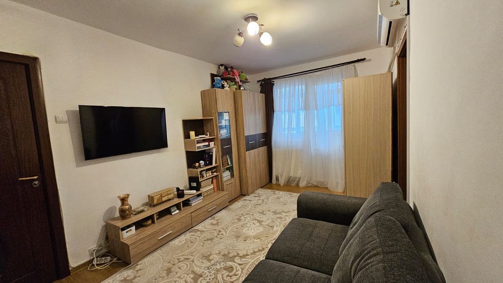 De vanzare apartament 3 camere, etaj 3/4, Alexandru cel Bun