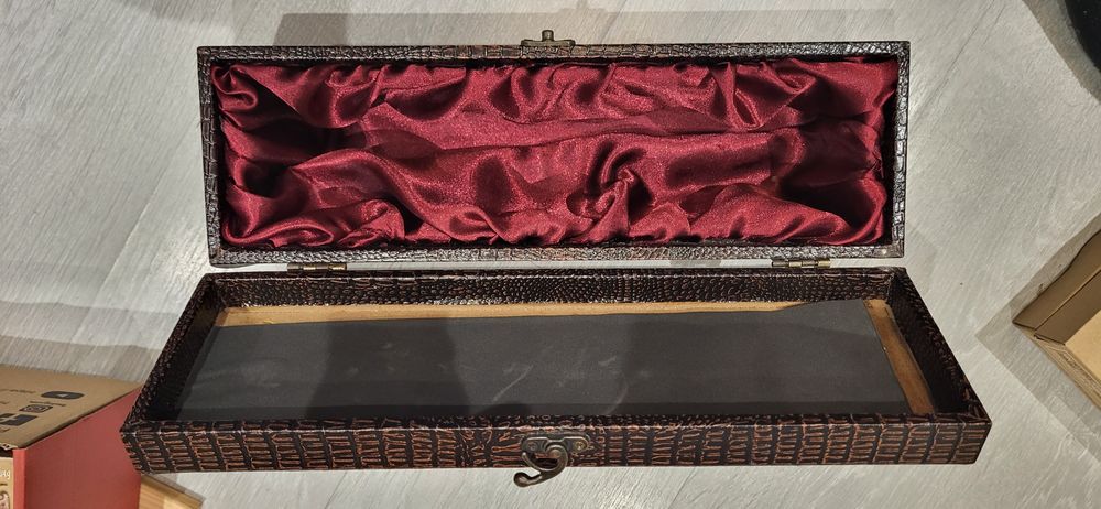 Кутия за алкохол покрита с кожа