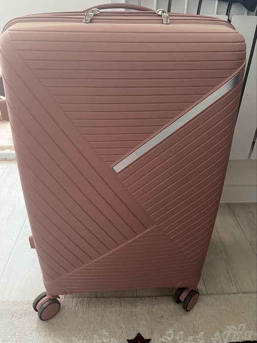 Средний чемодан с кейсом