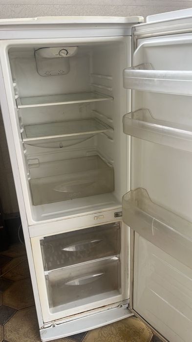 Продаётся холодильник LG.