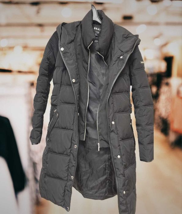 куртка женская DKNY размер S/M, подойдет на 44-46