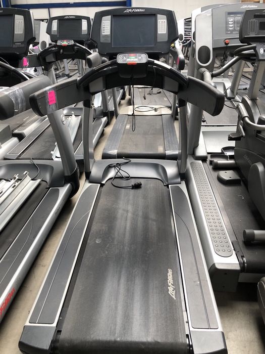 Depozit aparate fitness technogym