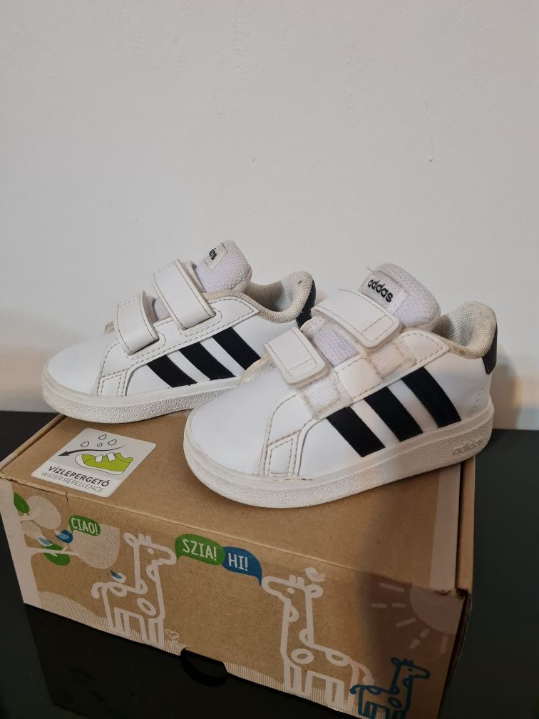 Adidas marimea 20