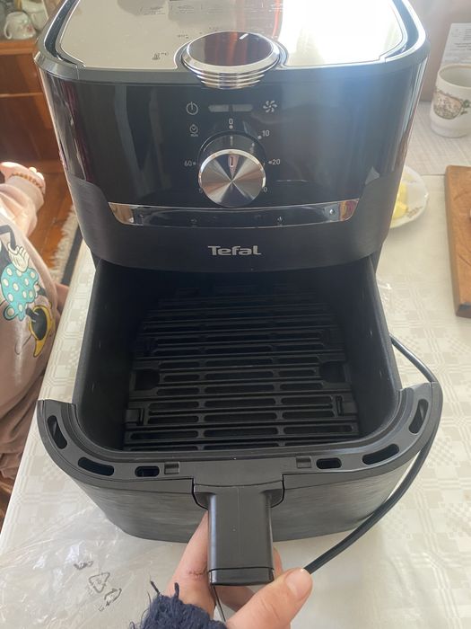 Airfryer Tefal Nou cu garantie 2 ani