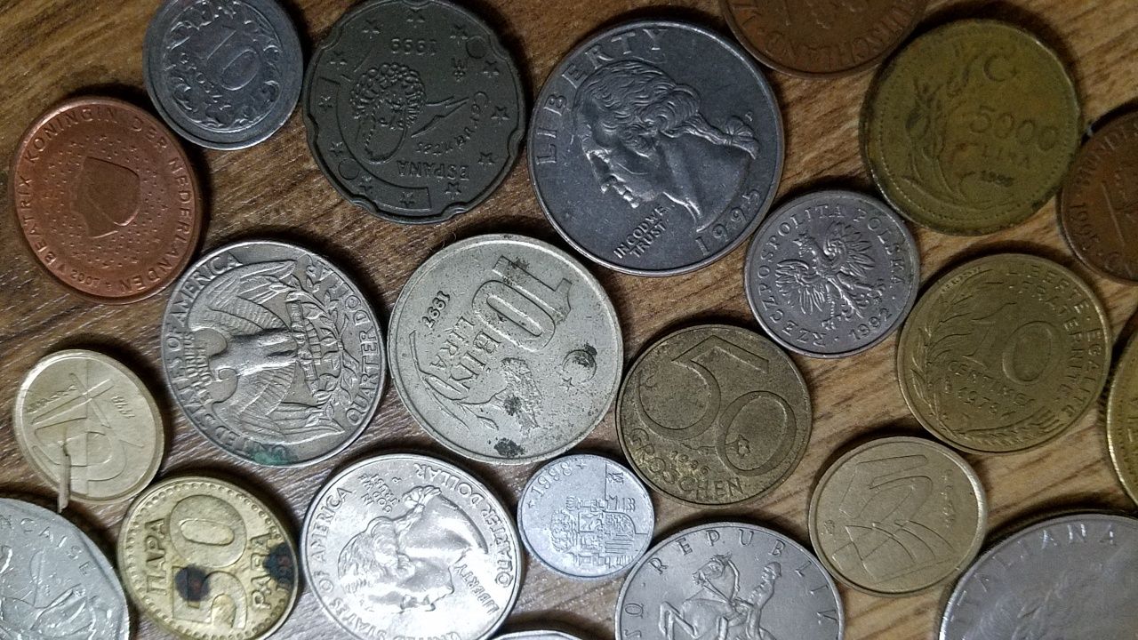 Колекция от чуждестранни ретро монети