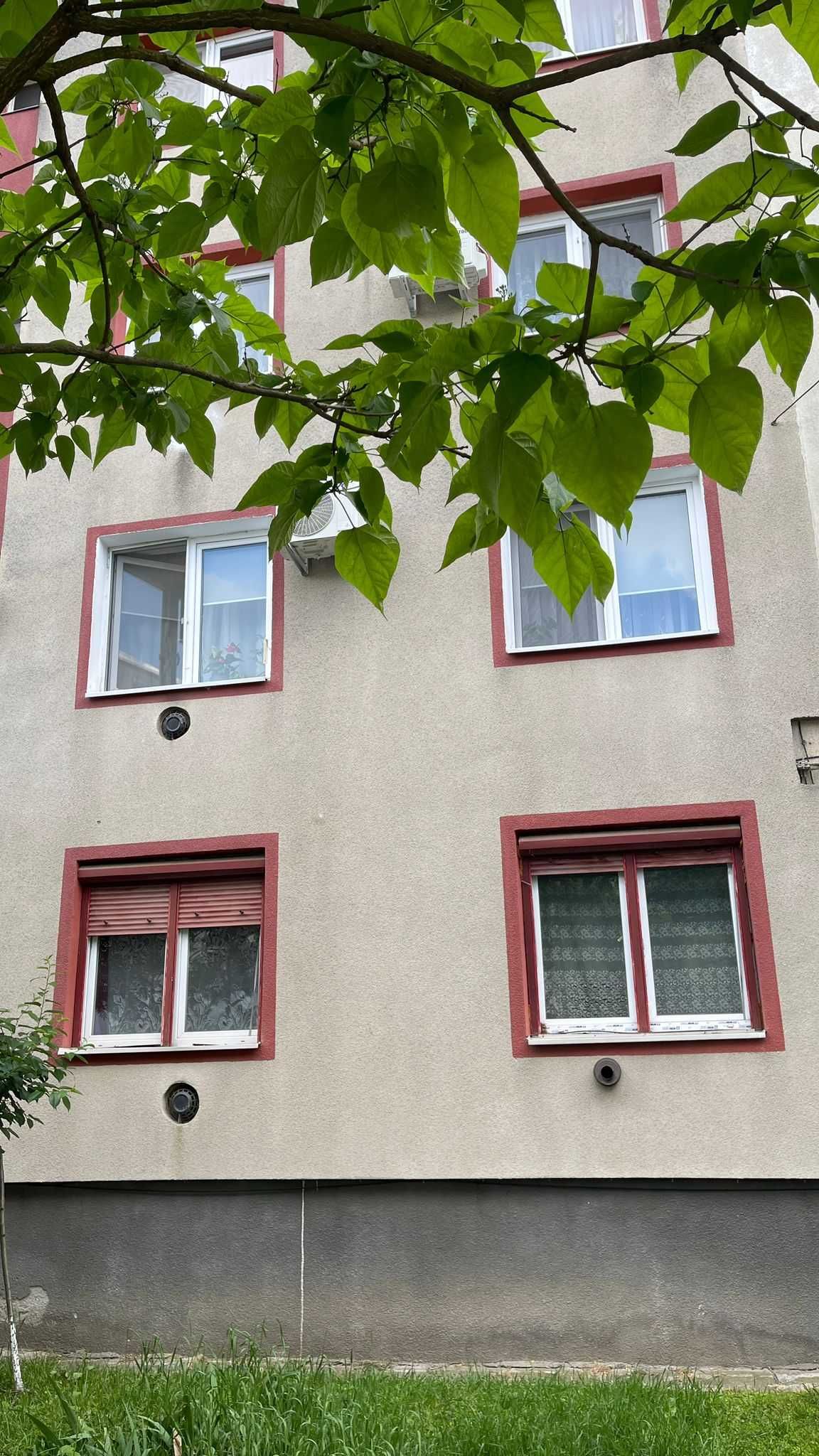 Vand apartament 2 camere, intabulat, ultracentral