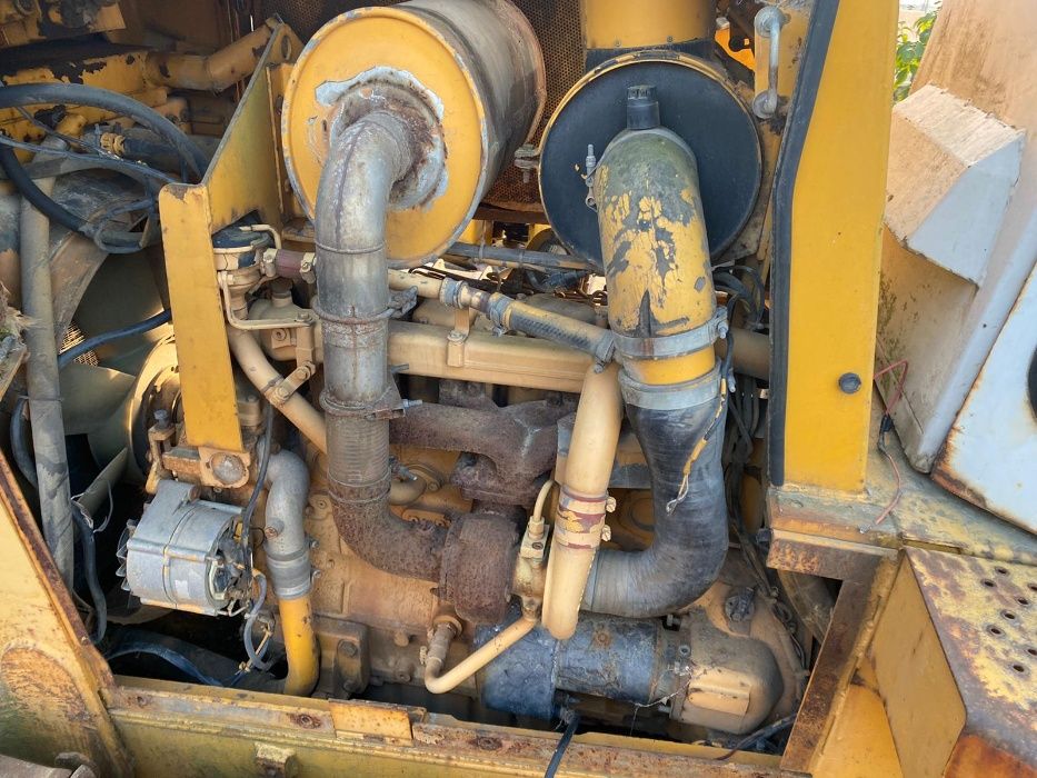 Liebherr 712 buldozer dezmembrez , motor , reductoare, pompa