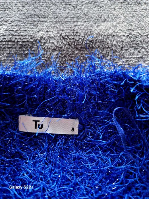 Зимна фланела, синя, с лъскава нишка,много стилна.