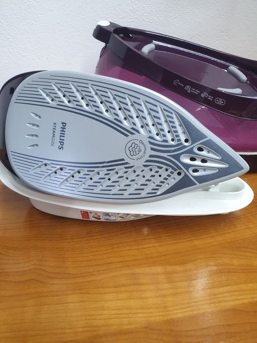 Statie de calcat PHILIPS PerfectCare Compact