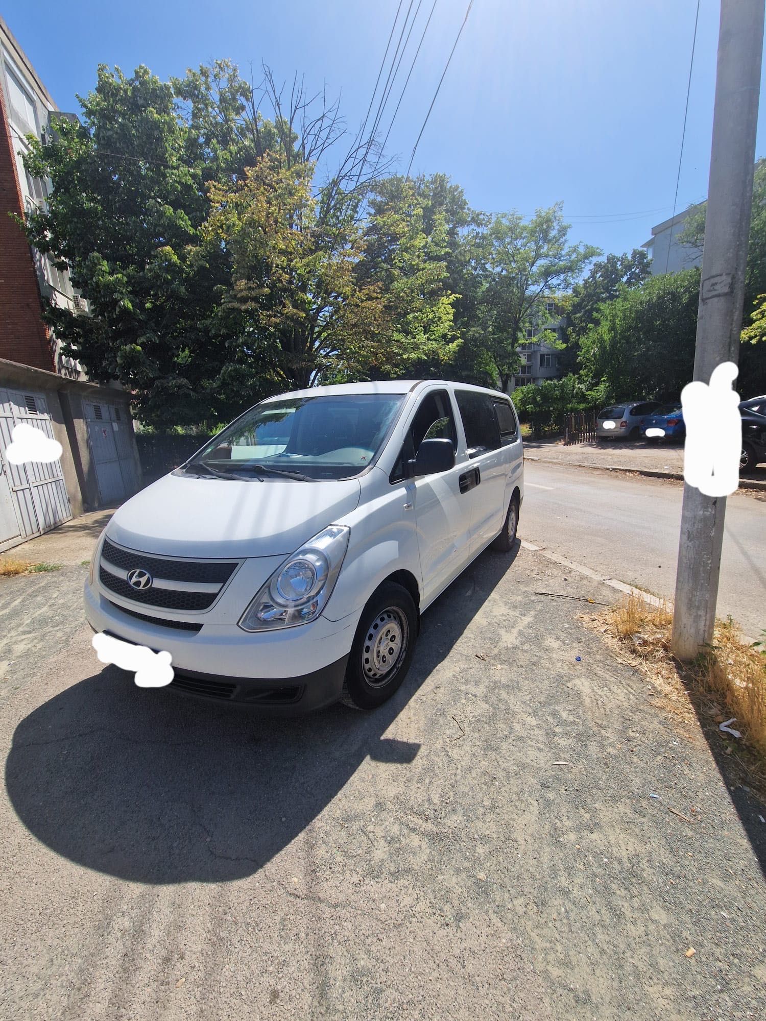 Hyundai H-1 – 6 locuri + spațiu marfă
