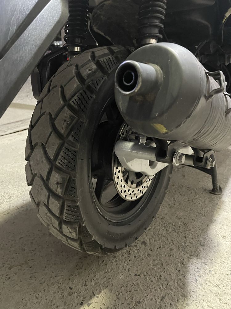Scuter Tank sotiladi srochno yaxshi minilgan