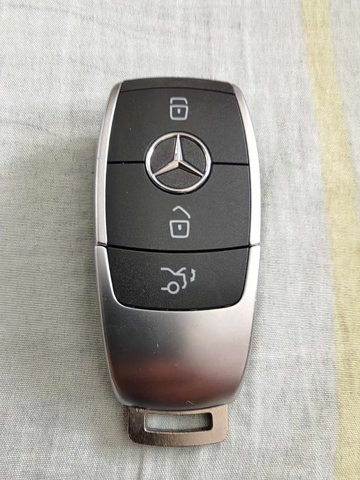 Ключ за MERCEDES EQC 400 4MATIC 2020