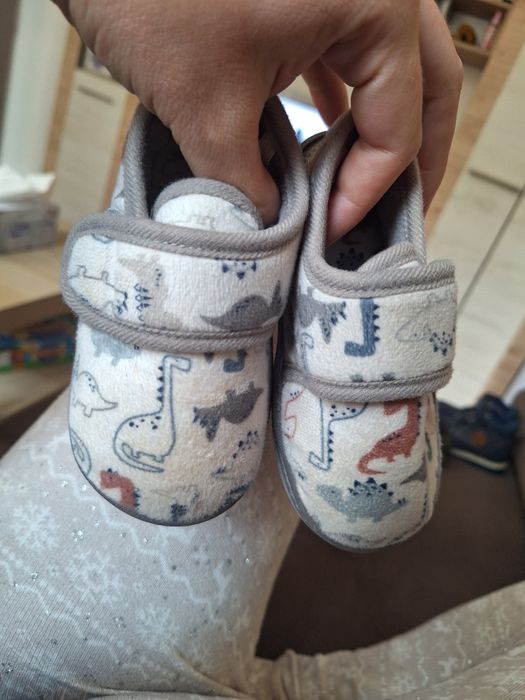 Детски пантофи 24ти номер и 22ри