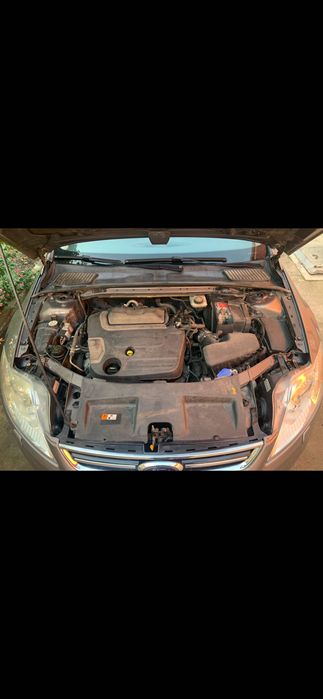 Vând Ford Mondeo