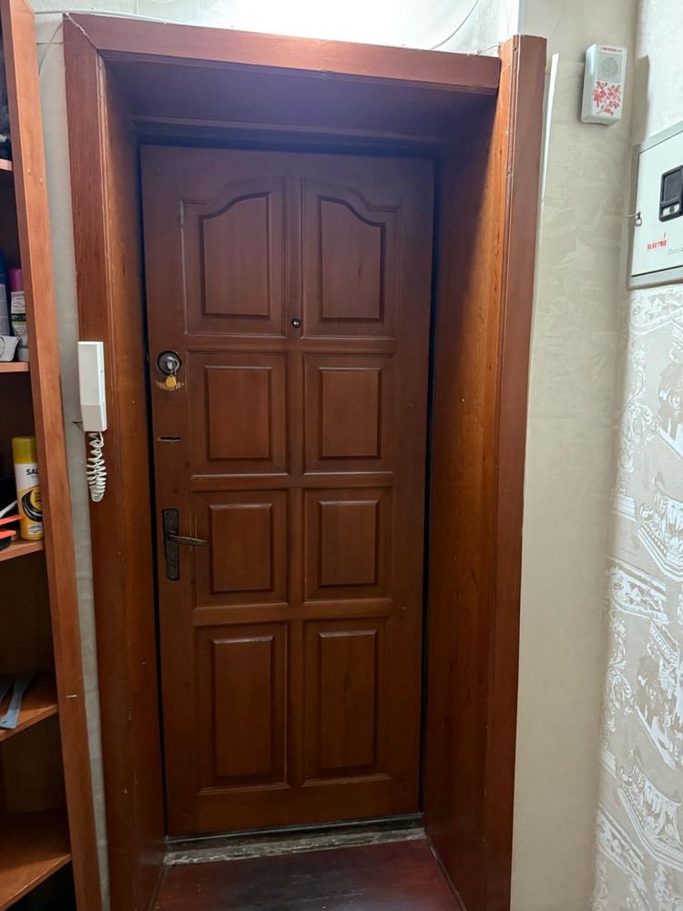 Продается двери и шкаф