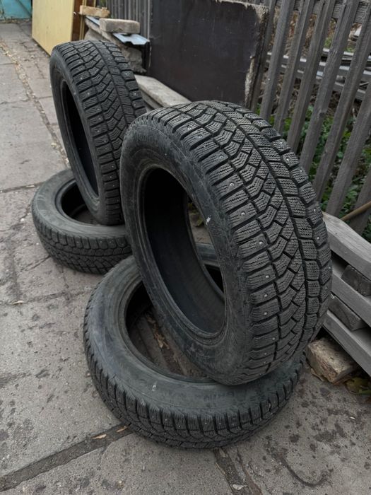 205/55 R16 зимняя резина шипы Viatti