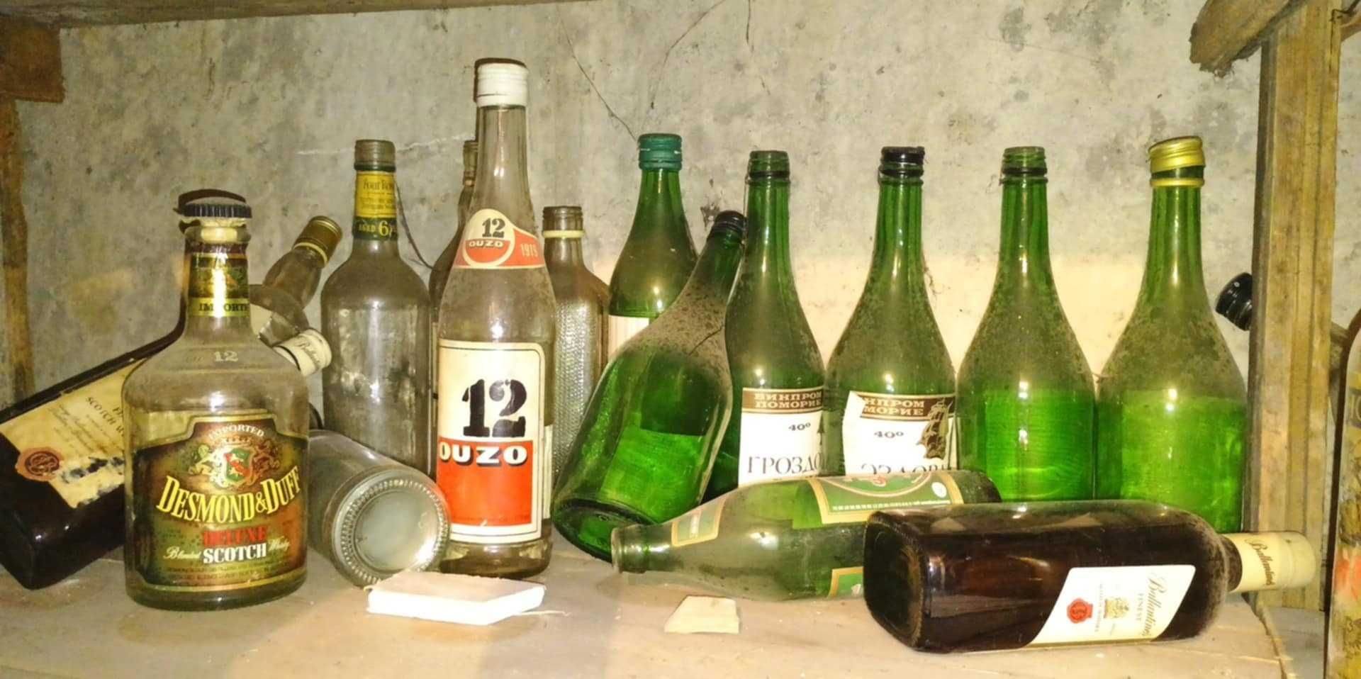 Стъклени бутилки и буркани от бебешки храни